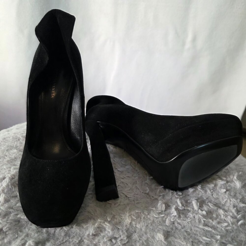 Never Worn Bottega Veneta black suede platform pumps size